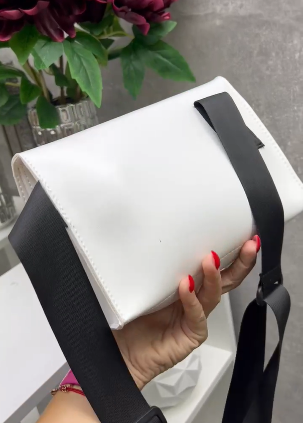 Сумка через плечо женская современная городская экокожа 22х15х7 см Белый - фото 4 Сумка через плечо женская современная городская экокожа 22х15х7 см Белый - фото 4