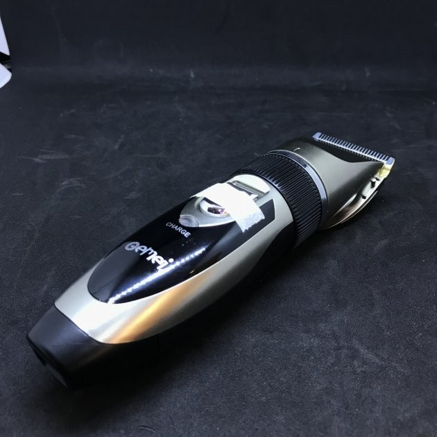 Машинка для стрижки аккумуляторная Geemy Gm-6066 2 аккумулятора Черный/Золотой (2046898032) - фото 5