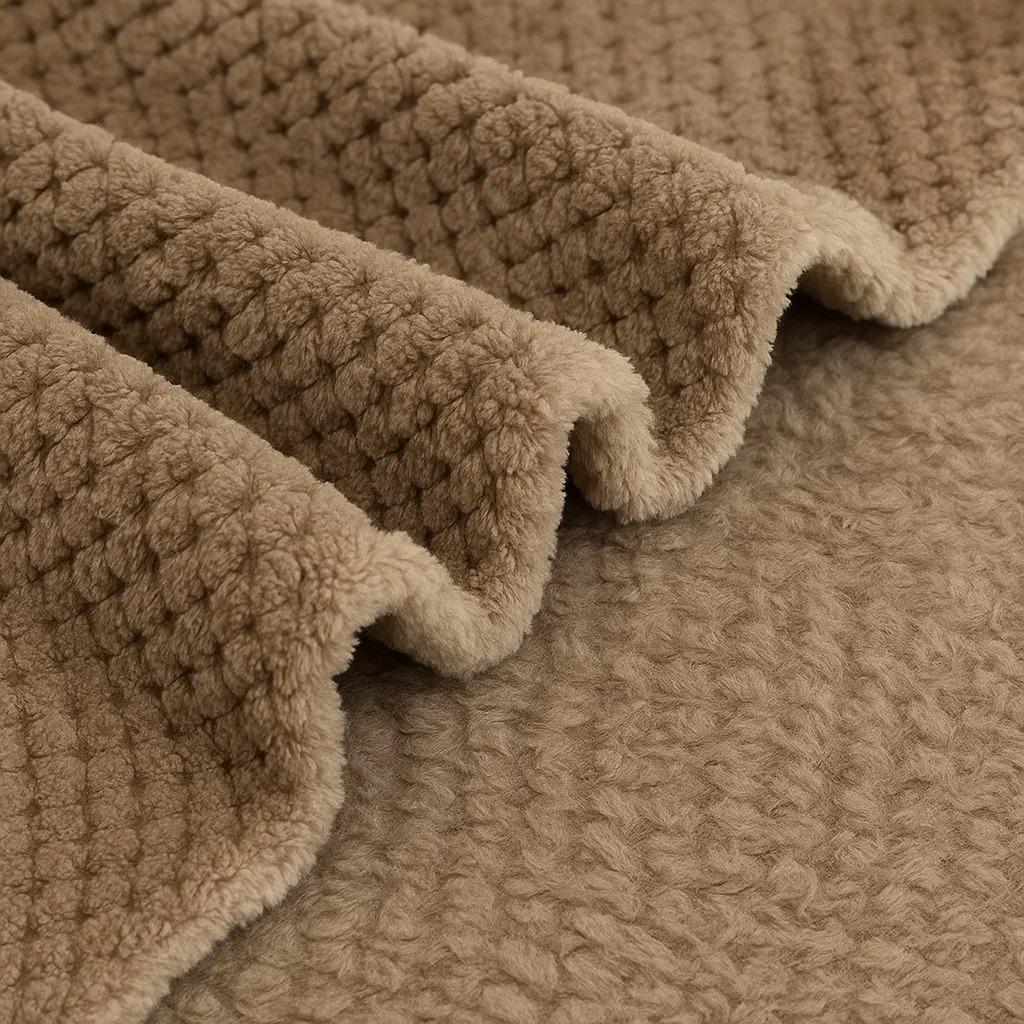 Плед-ковдра утеплена фланелеве оксамитове для дивана та ліжка 200х230 см Коричневий - фото 2