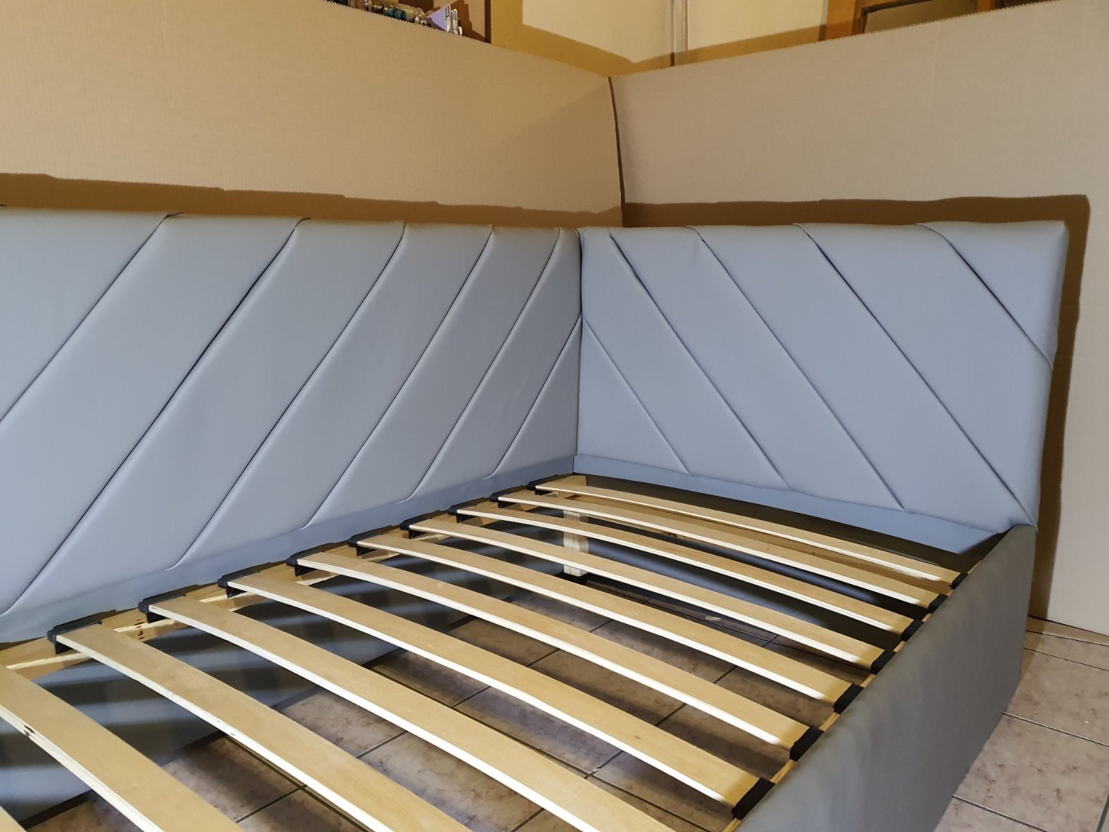 Ліжко-диван BNB SheridanDesign з підйомним механізмом каркас дерево 80x200 см Сірий (r2_sent_382) - фото 5 Ліжко-диван BNB SheridanDesign з підйомним механізмом каркас дерево 80x200 см Сірий (r2_sent_382) - фото 5