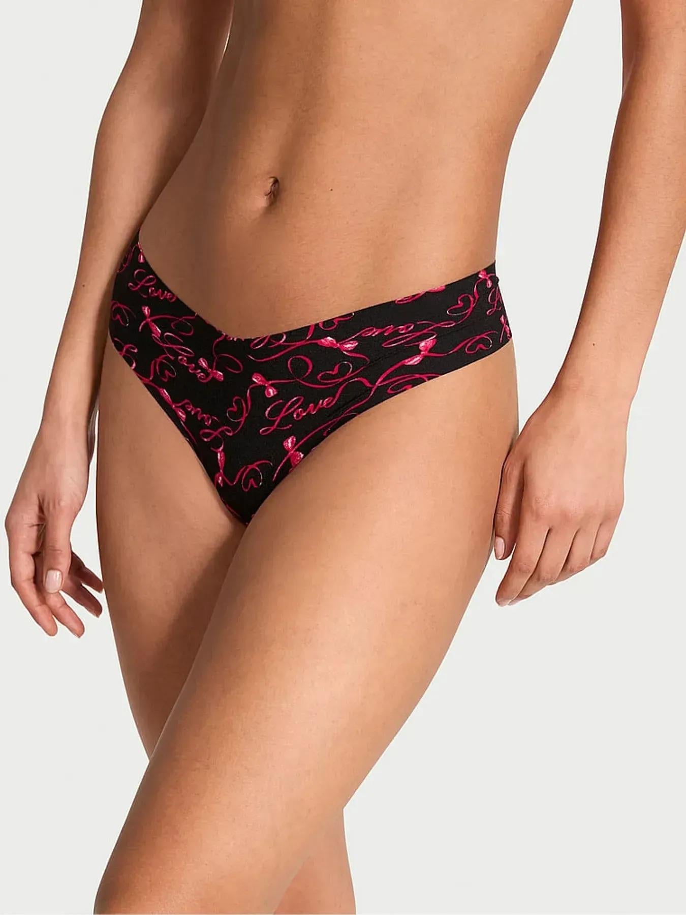 Трусики стринги Victoria’s Secret Black Love Script No-Show Thong Knickers S Черный (26987354)