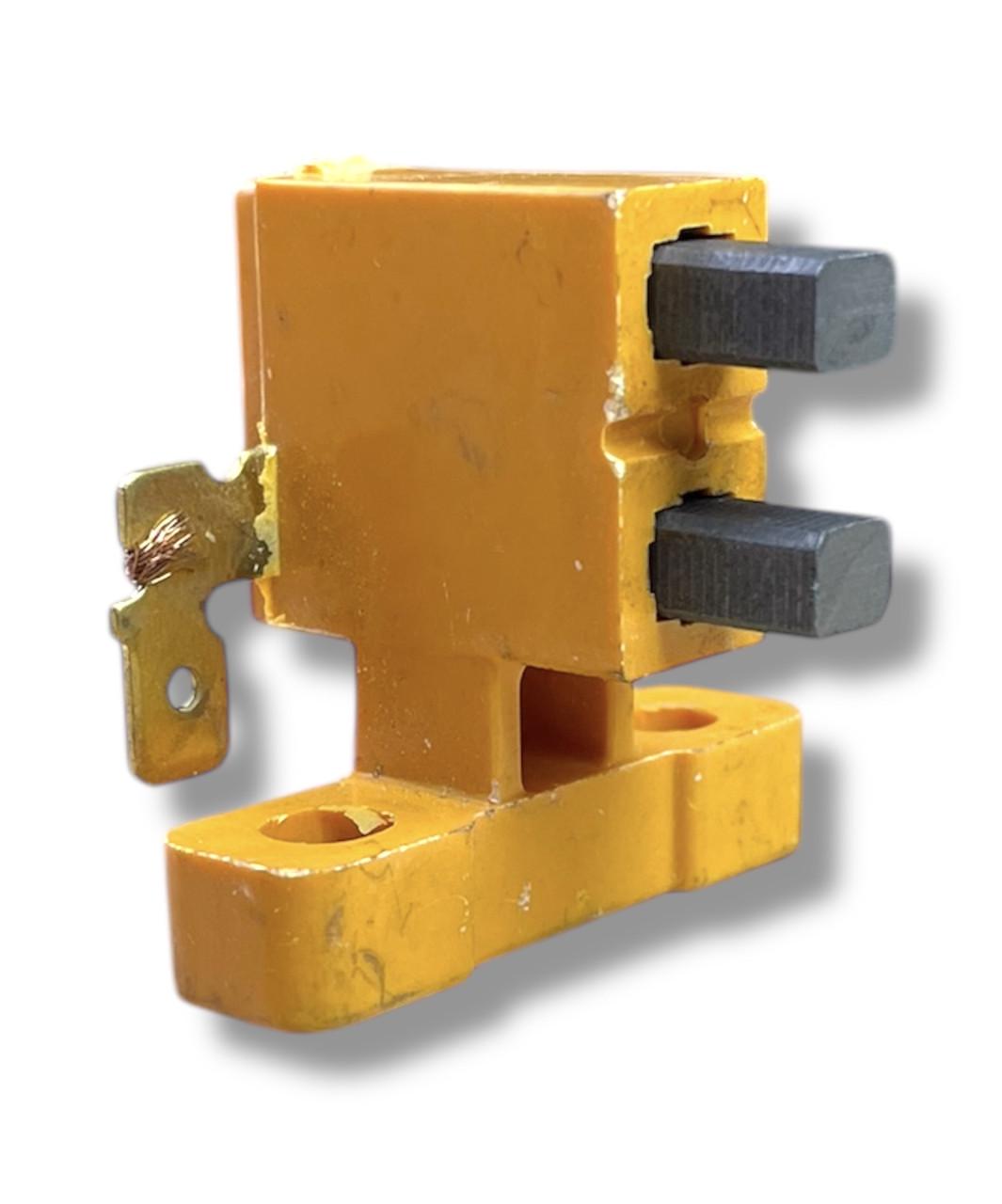 Щетки генератора 5 кВт-6,5 кВт со щеткодержателем класс А