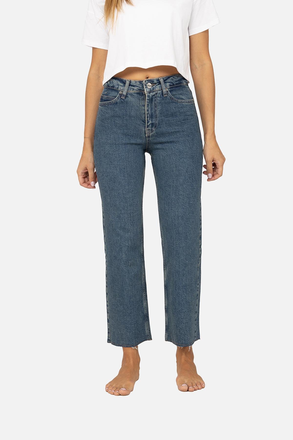 Джинсы женские Straight ЦБ-00257397 р. 42 Синий (SKT001012875) Джинсы женские Straight ЦБ-00257397 р. 42 Синий (SKT001012875)