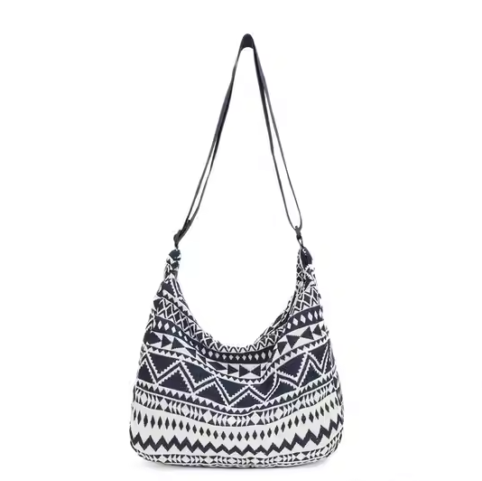 Жіноча сумка з оригінальним етноузором та регульованим ремінцем Чорно-білий (C00931-1)