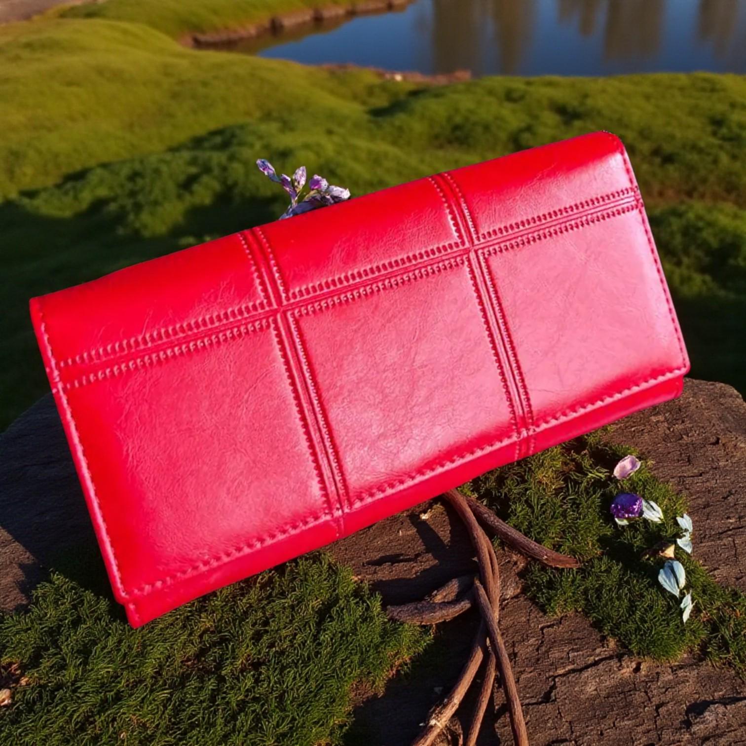 Кошелек большой женский кожаный на магните в коробке Красный Кошелек большой женский кожаный на магните в коробке Красный