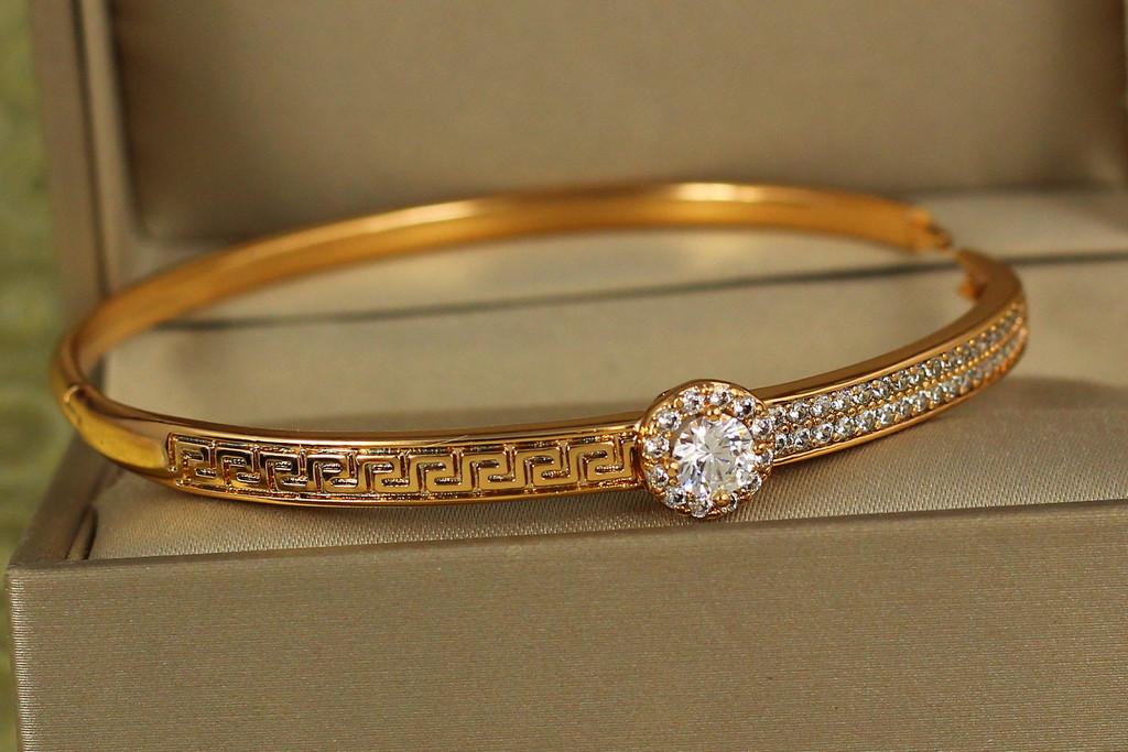 Браслет бэнгл Xuping Jewelry Эллада 57 мм на руку 16-18 см Золотистый