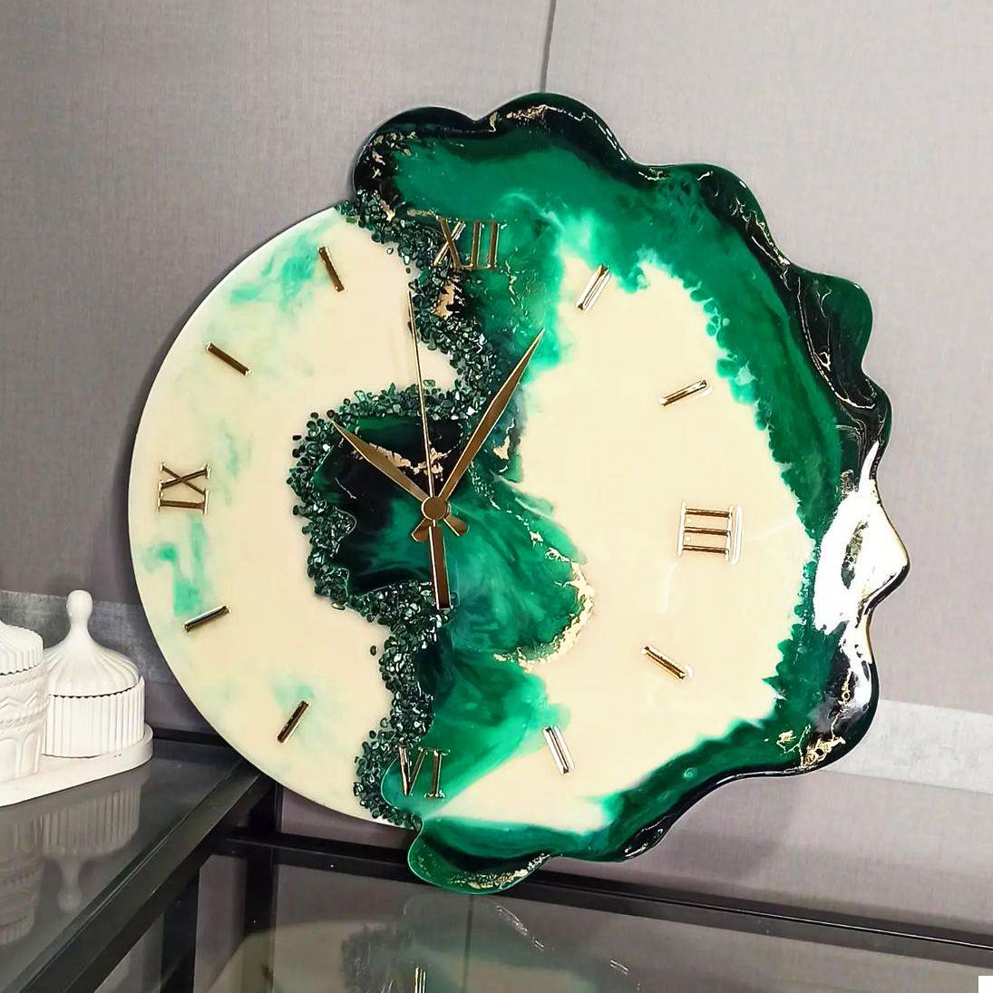 Часы объемные настенные из эпоксидной смолы Лепестки 60 см