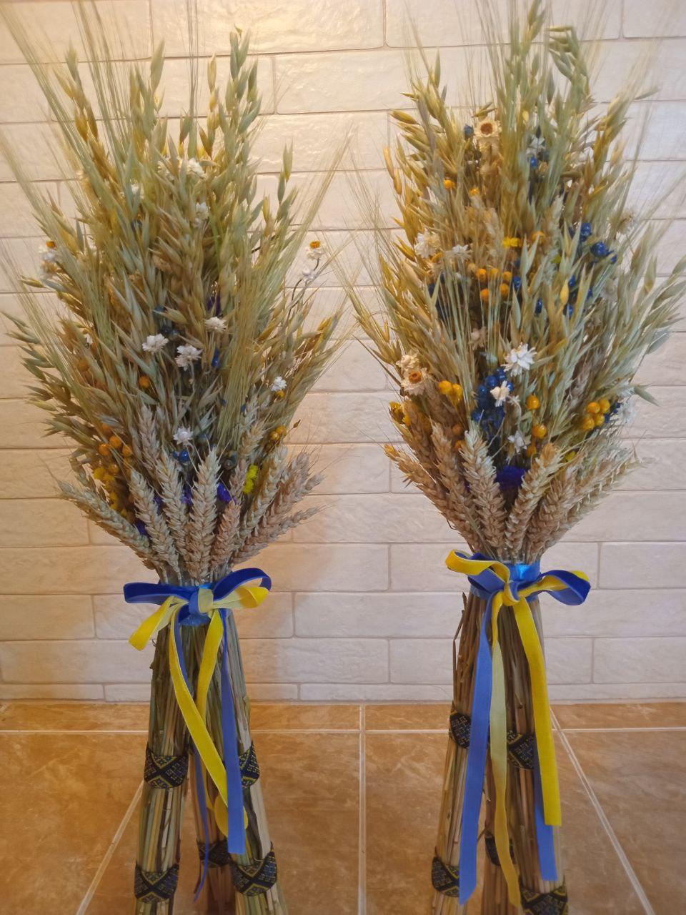 Дидух рождественский из колосья пшеницы/льна и овса на трех ножках 60-65 см с украинской лентой (2814659252) - фото 2 Дидух рождественский из колосья пшеницы/льна и овса на трех ножках 60-65 см с украинской лентой (2814659252) - фото 2