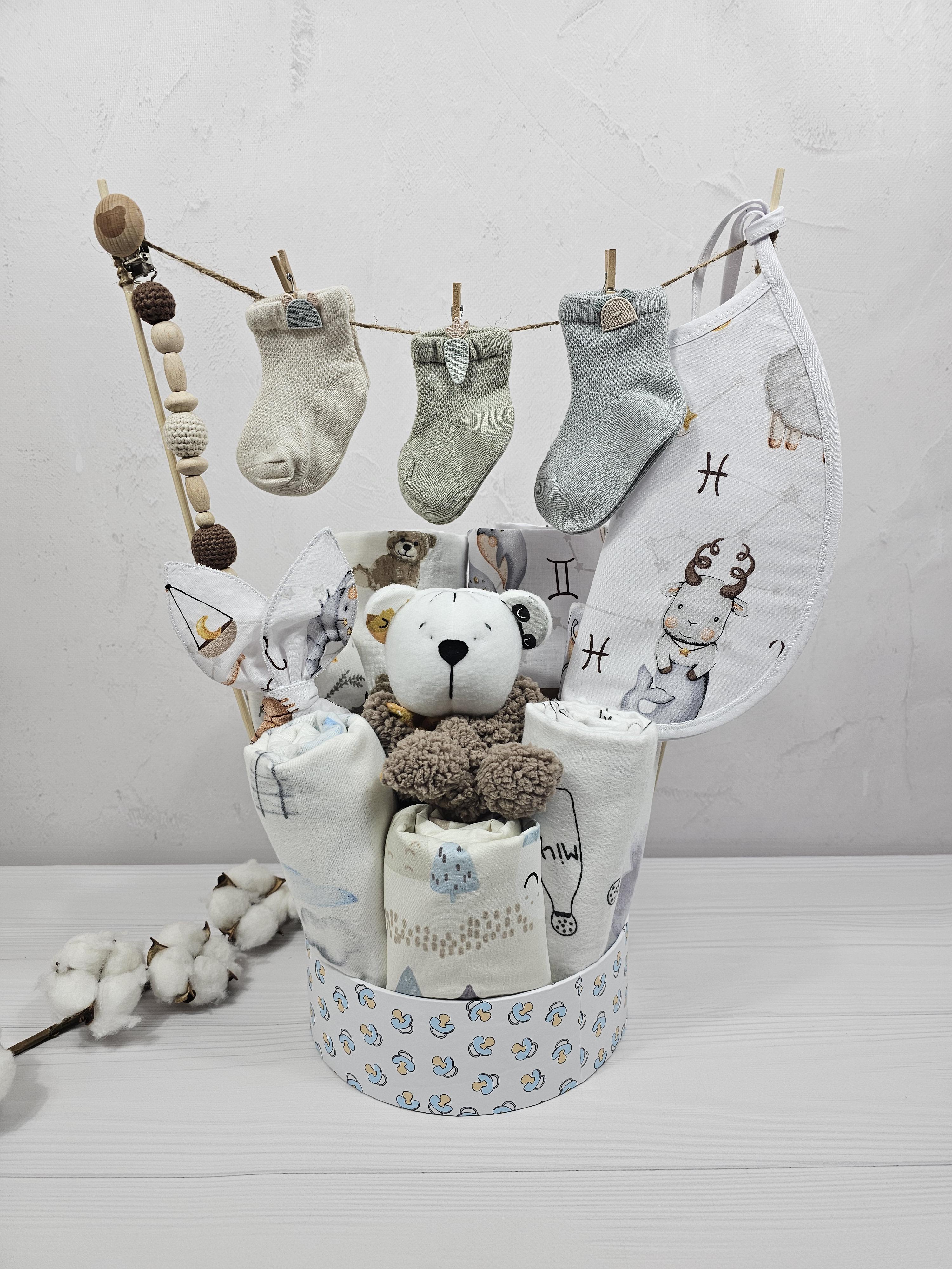 Букет из пеленок для младенцев albabybox Зодиак со слюнявчиком (BU 18311526)