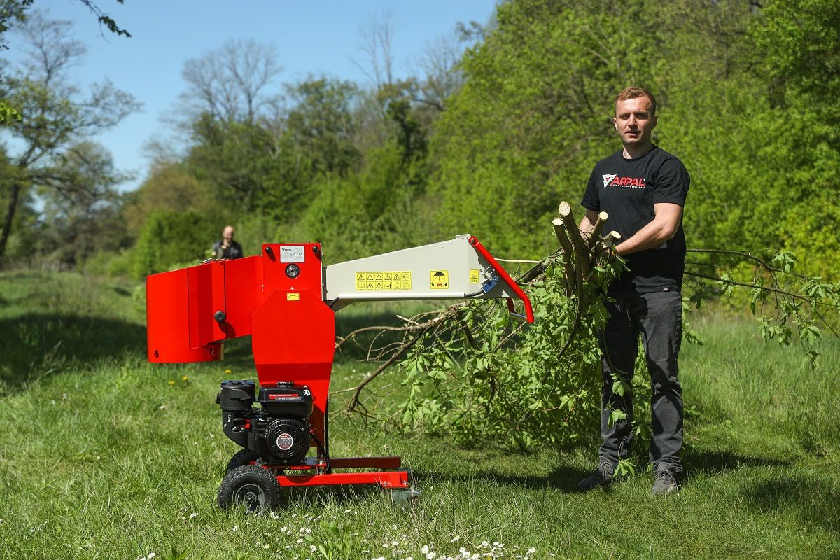 Подрібнювач гілок Arpal на шматки дров з бензиновим двигуном (АМ-80БД) - фото 2