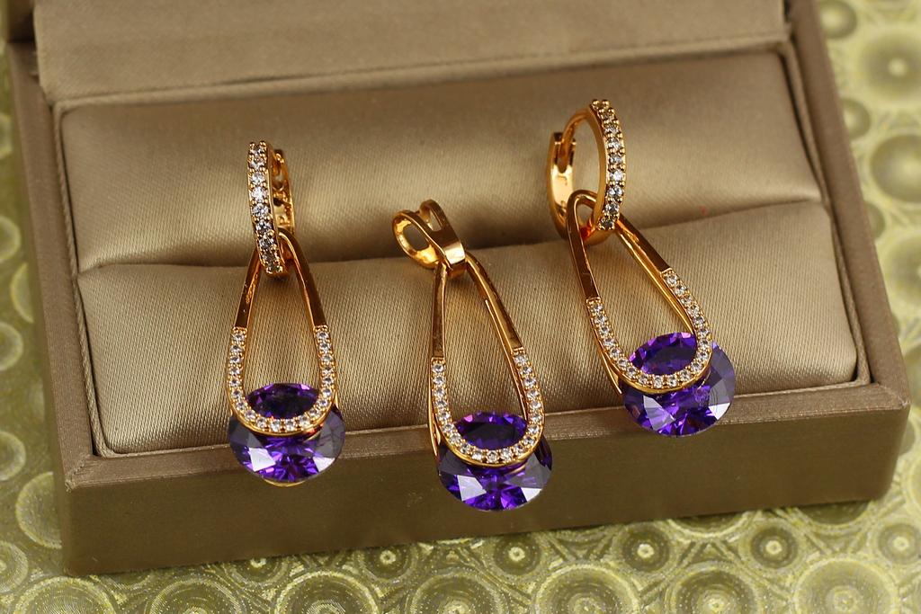 Набор Xuping Jewelry Адажио с фиолетовым камнем золотистый