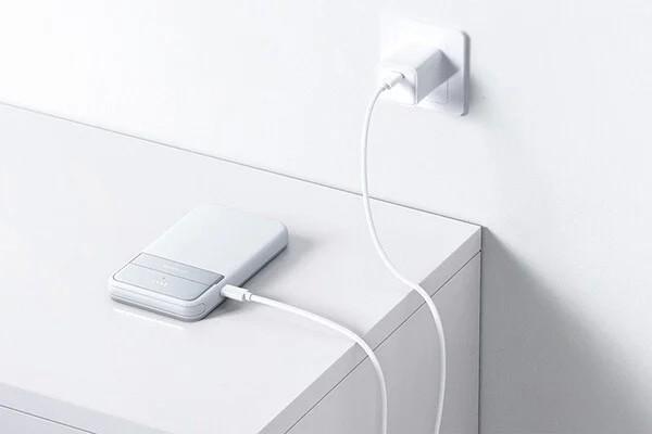 Повербанк EcoFlow Rapid Magnetic 5000 mAh Light Blue (EF-RAPID5000-L-EU) - фото 3 Повербанк EcoFlow Rapid Magnetic 5000 mAh Light Blue (EF-RAPID5000-L-EU) - фото 3