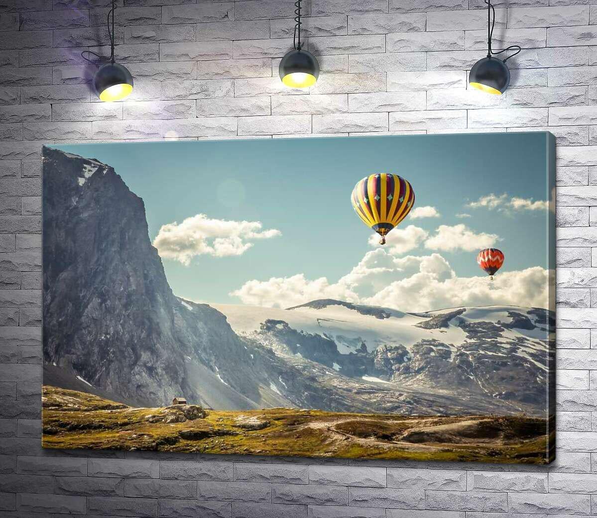Картина ArtPoster Воздушные шары среди заснеженных гор Исландии 100x67 см Модуль №1 (000958)