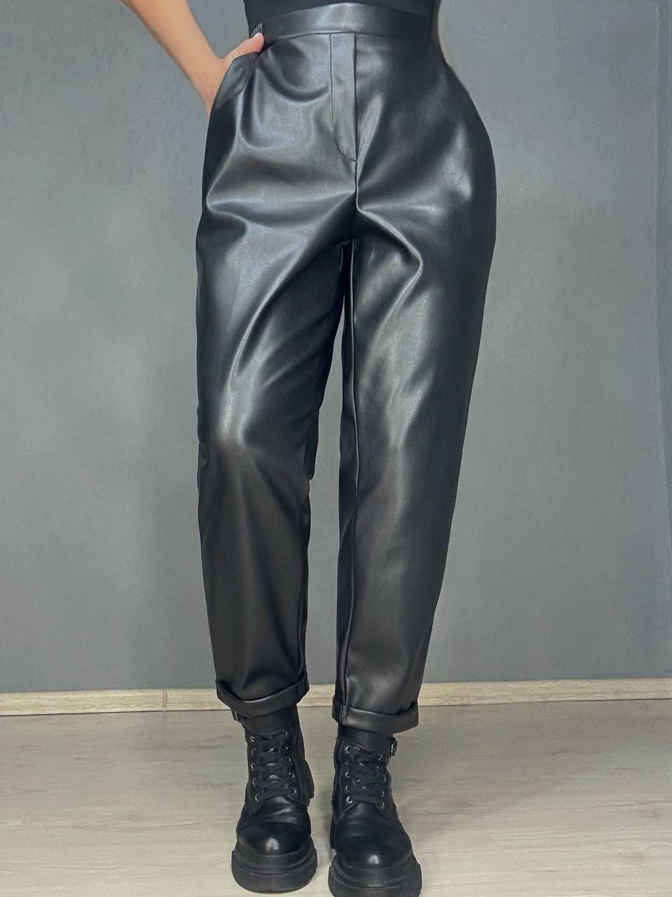 Брюки женские Gritana 237 из экокожи МОМ на резинке большие размеры 4XL Черный (5533)