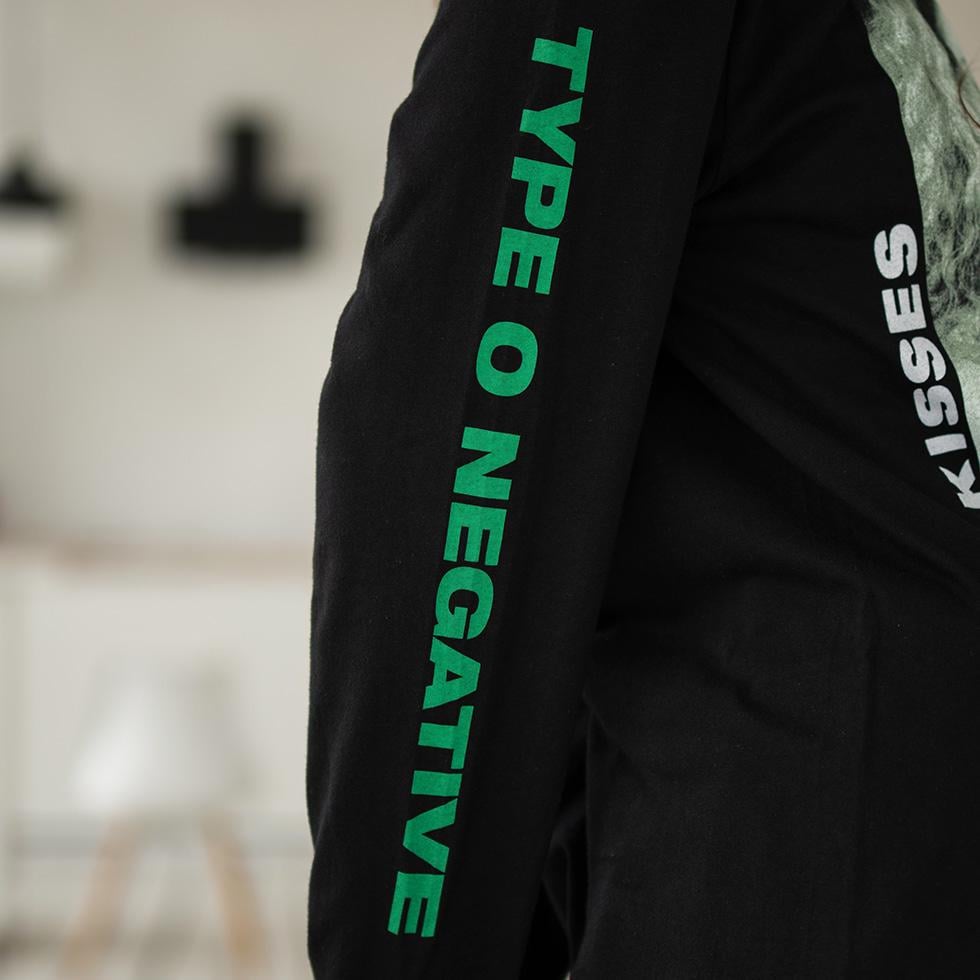 Лонгслив унисекс Type O Negative Bloody Kisses XL Черный (00000002259) - фото 3 Лонгслив унисекс Type O Negative Bloody Kisses XL Черный (00000002259) - фото 3