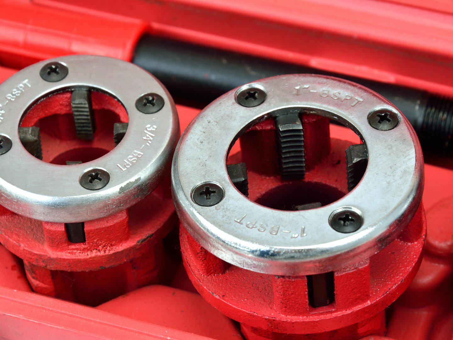 Набір плашок для труб Geko G01001 5 ел. 3/8"-1,1/4" (26720298) - фото 2 Набір плашок для труб Geko G01001 5 ел. 3/8"-1,1/4" (26720298) - фото 2