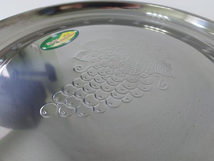 Поднос круглый из нержавеющей стали Виноград d 40,5/35 см H 2,7 см (13548) - фото 2 Поднос круглый из нержавеющей стали Виноград d 40,5/35 см H 2,7 см (13548) - фото 2