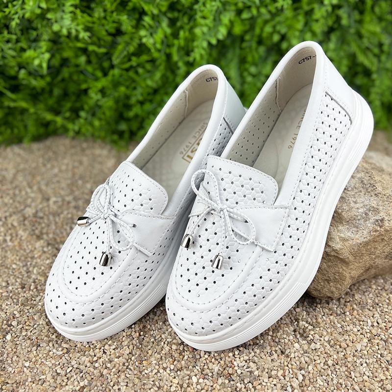 Лофери жіночі Е-007057-1 перфорована шкіра р. 36 23 см Білий (25330812) - фото 2 Лофери жіночі Е-007057-1 перфорована шкіра р. 36 23 см Білий (25330812) - фото 2