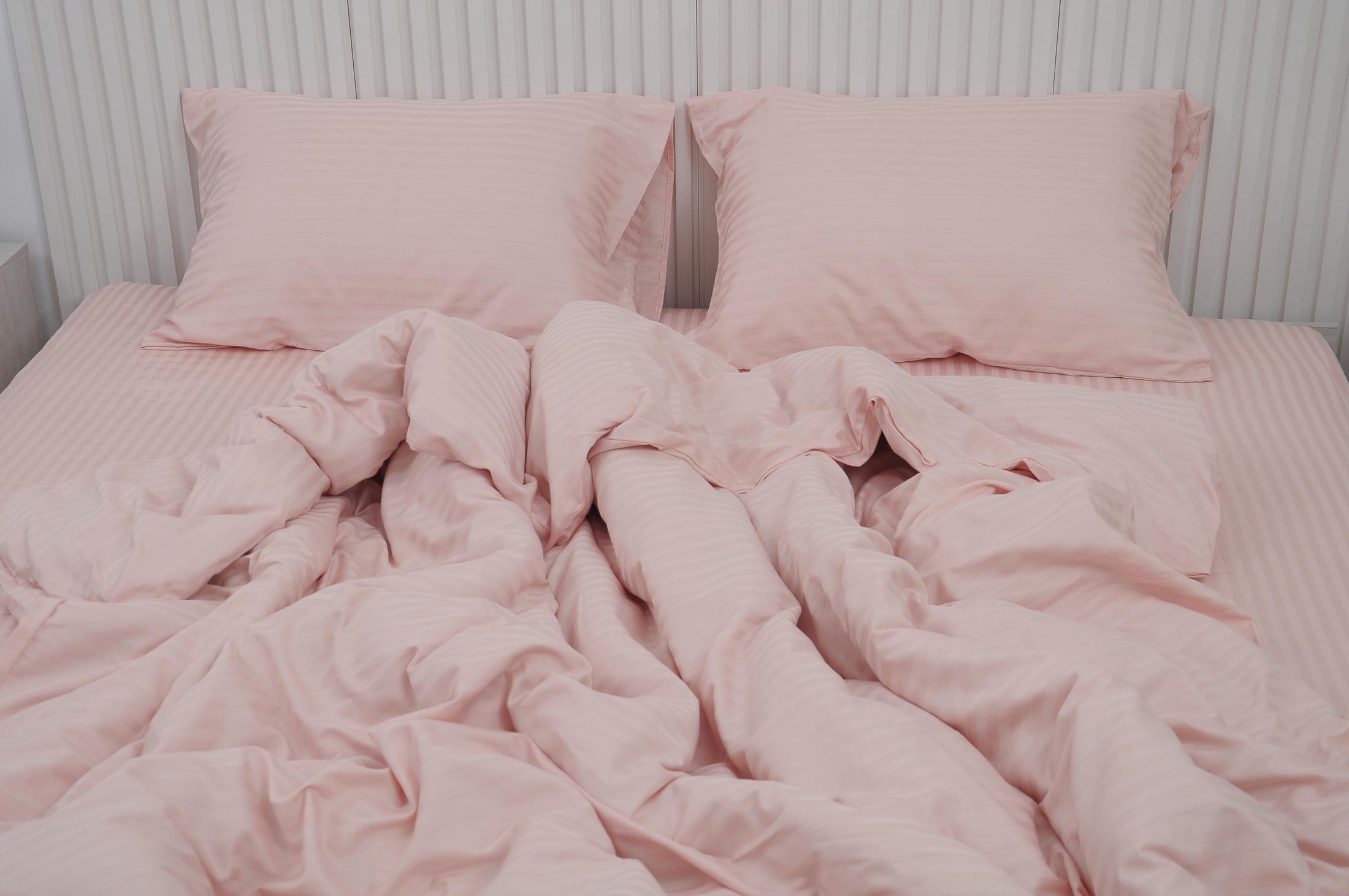 Комплект постельного белья полуторный Amore 1406L страйп-сатин Светло-розовый (KPB-A1,5-ST240Lux-1406L-LP70x70_) - фото 5 Комплект постельного белья полуторный Amore 1406L страйп-сатин Светло-розовый (KPB-A1,5-ST240Lux-1406L-LP70x70_) - фото 5