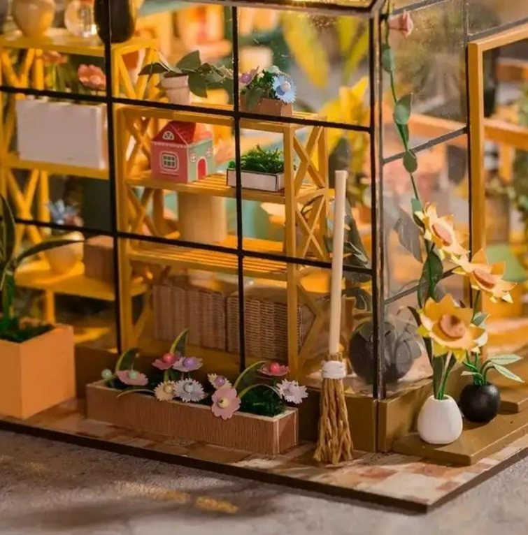 Румбокс CuteBee DIY DollHouse Панорамная оранжерея 3D (M42) - фото 6 Румбокс CuteBee DIY DollHouse Панорамная оранжерея 3D (M42) - фото 6