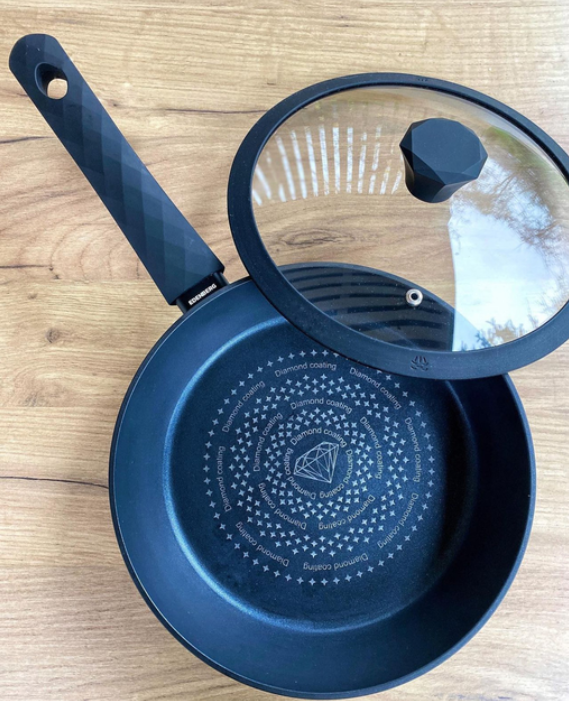 Сковорідка з кришкою Edenberg EB-3491 із діамантовим антипригарним покриттям 24 см 2,4 л (24441680) - фото 6 Сковорідка з кришкою Edenberg EB-3491 із діамантовим антипригарним покриттям 24 см 2,4 л (24441680) - фото 6