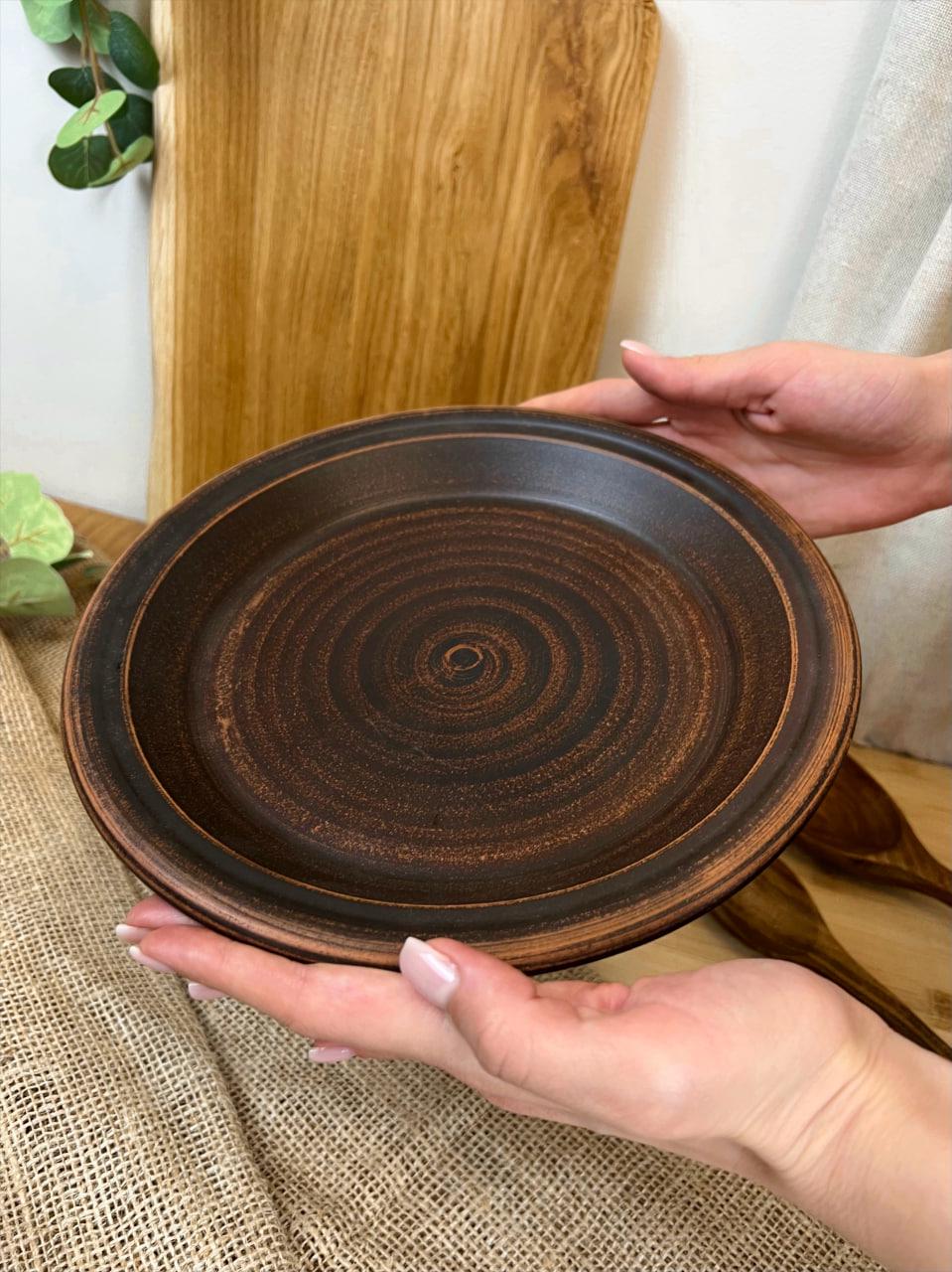 Тарілка керамічна глиняна гладка 24 см (3003-6) - фото 2 Тарілка керамічна глиняна гладка 24 см (3003-6) - фото 2