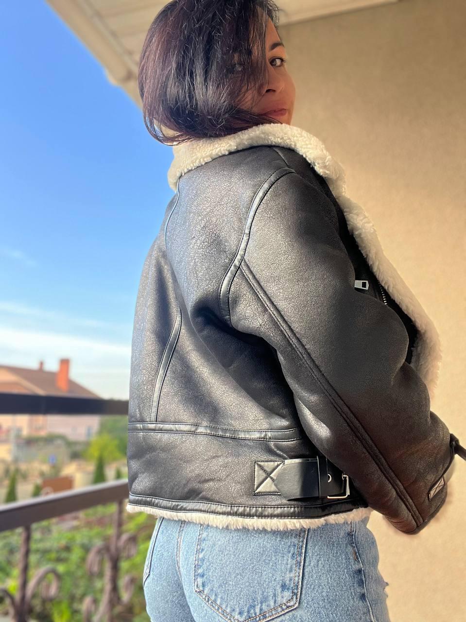 Дублянка женская Aftf Basic 2418 косуха укороченная молния белый мех L Черный (2830) - фото 5 Дублянка женская Aftf Basic 2418 косуха укороченная молния белый мех L Черный (2830) - фото 5