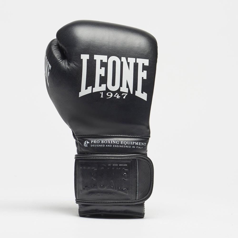 Боксерські рукавички Leone GN111 THE GREATEST 10 унцій Black (GN111 Black 10oz) Боксерські рукавички Leone GN111 THE GREATEST 10 унцій Black (GN111 Black 10oz)