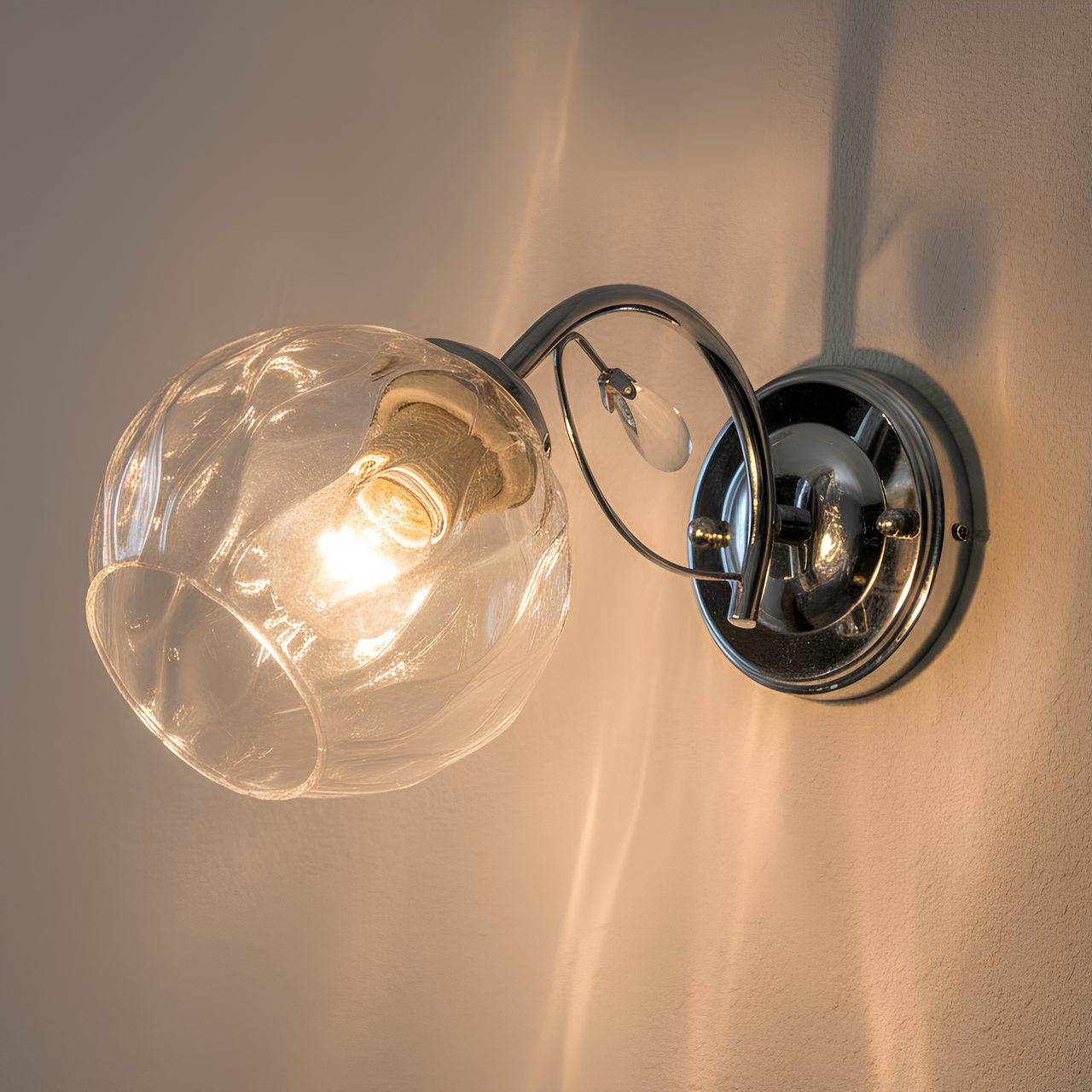 Бра Valeso с прозрачным плафоном под лампу Е27 Хром (G 07468/1W Chrome)