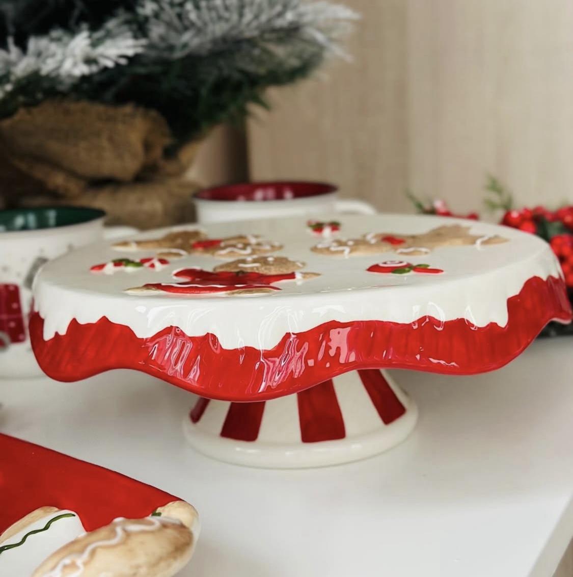 Блюдо для торта керамическое Веселые пряники 24 см (40185) - фото 4 Блюдо для торта керамическое Веселые пряники 24 см (40185) - фото 4