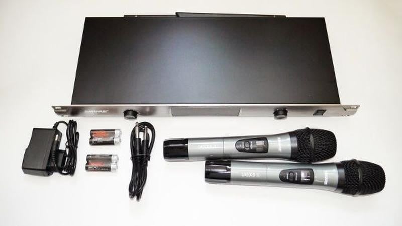 Радиосистема SHURE UGX8II с 2 микрофонами Черный (MD-14164)