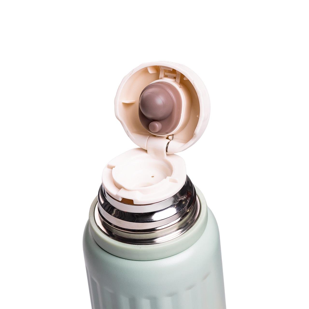 Термос Enjoy з фліп кришкою та ремінцем 600 мл Оливковий (HP-14-9GR) - фото 2 Термос Enjoy з фліп кришкою та ремінцем 600 мл Оливковий (HP-14-9GR) - фото 2