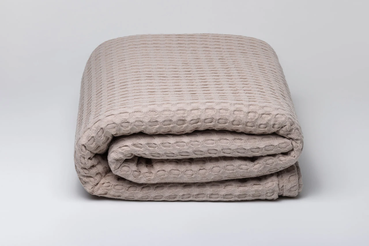 Плед вафельный HYGG семейный 230х250 см Светло-бежевый (311191) - фото 2 Плед вафельный HYGG семейный 230х250 см Светло-бежевый (311191) - фото 2