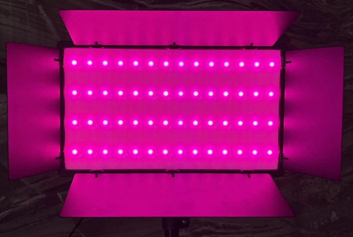 Відеосвітло VARICOLOR PRO LED U800+ RGB з регулюванням/мережним адаптером/пультом 3200-6500K (13466164) - фото 4