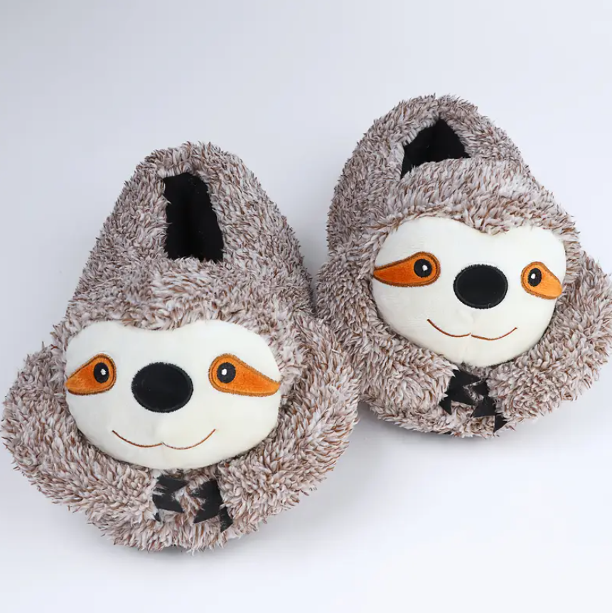 Тапочки игрушки мягкие и теплые домашние в виде Ленивца р. 39-40 - фото 1 Тапочки игрушки мягкие и теплые домашние в виде Ленивца р. 39-40 - фото 1