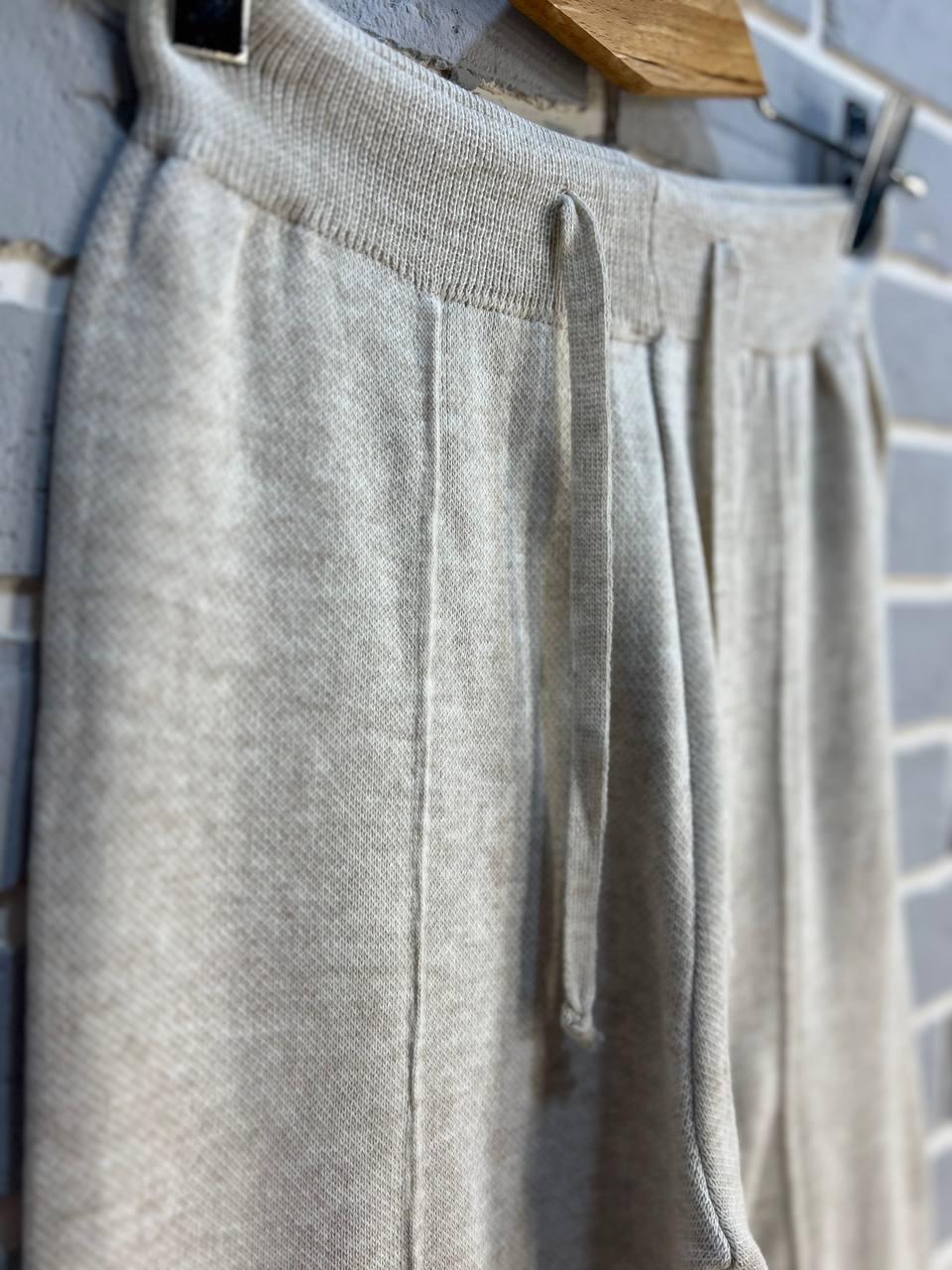 Костюм жіночий MY FASHION 202401-101 брюки зі стрілкою шнурок та светр OS Світло-бежевий (887) - фото 7 Костюм жіночий MY FASHION 202401-101 брюки зі стрілкою шнурок та светр OS Світло-бежевий (887) - фото 7