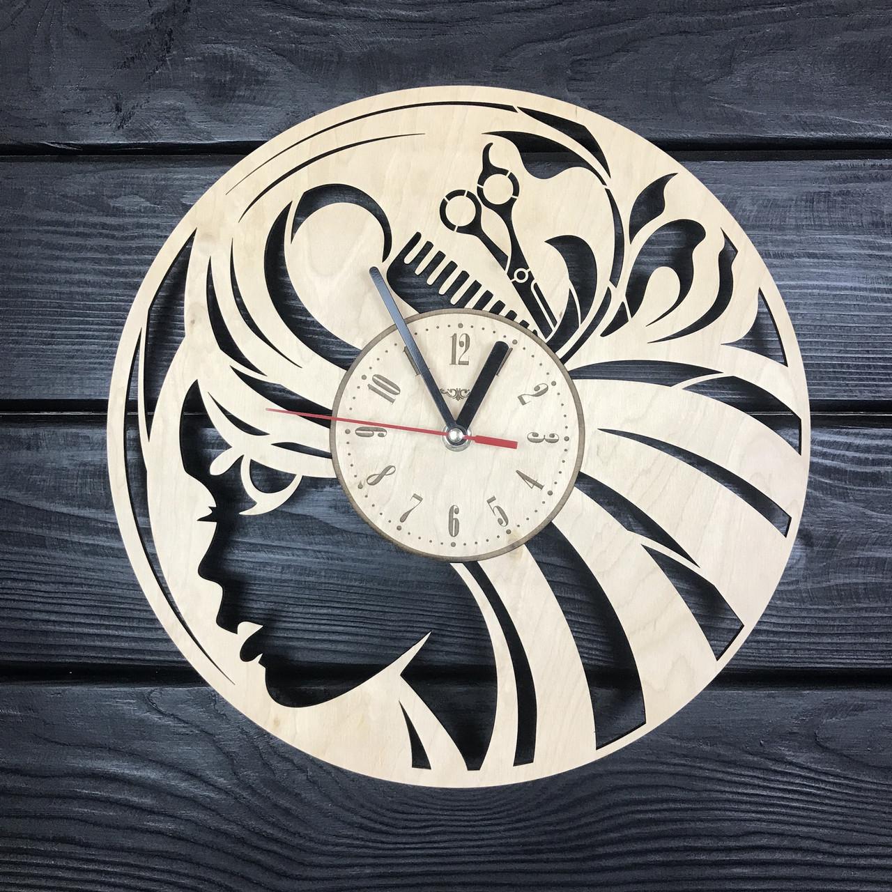 Часы из дерева в женский салон красоты
