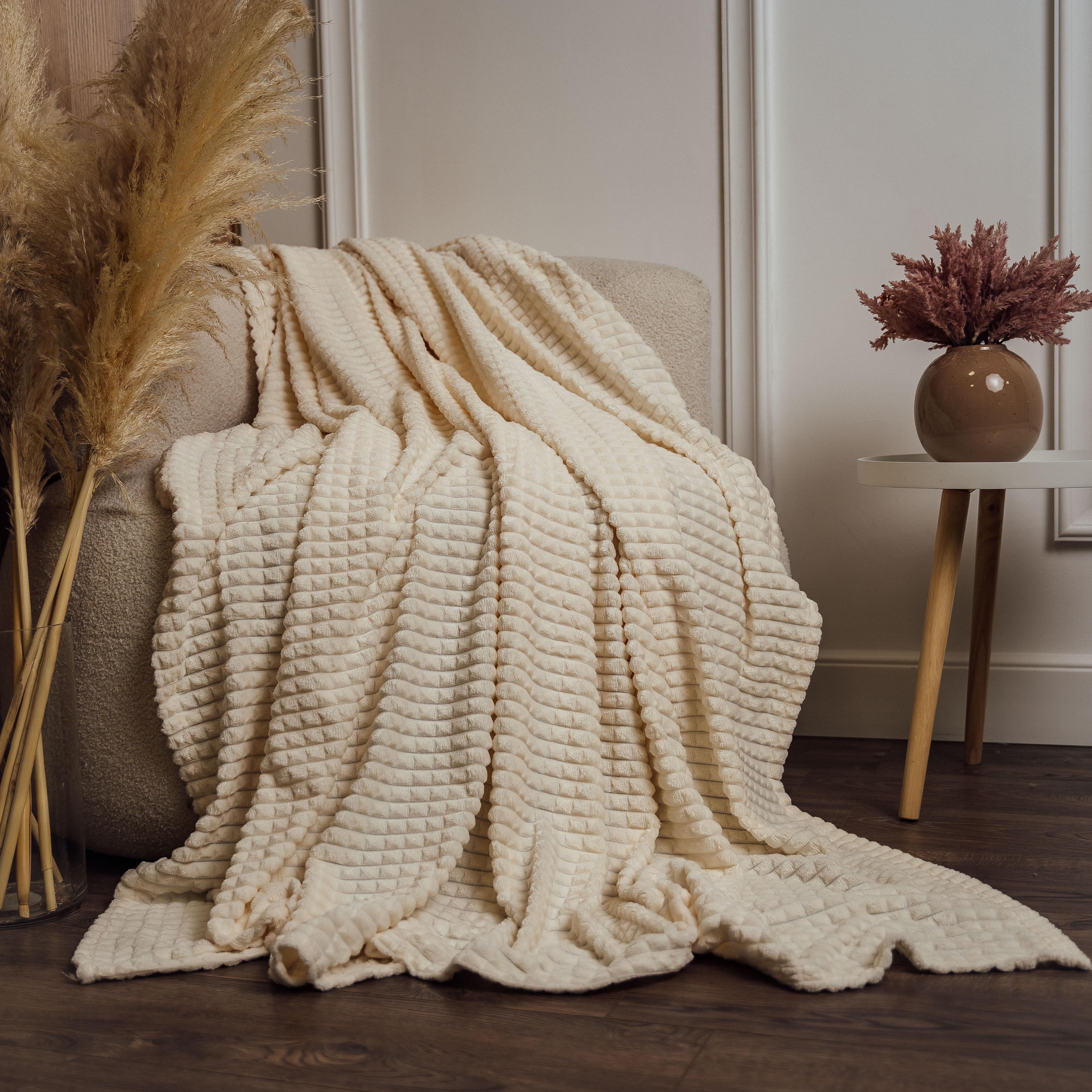 Плед велюровый в квадратик двоспальный Молочный (4004) Плед велюровый в квадратик двоспальный Молочный (4004)