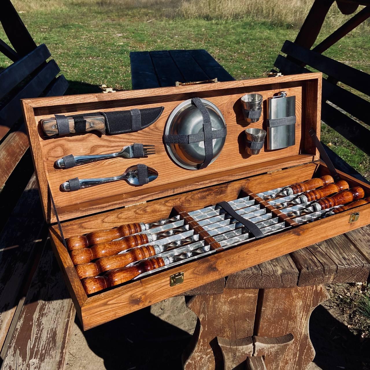 Подарунковий набір шампурів Люкс у великому дерев'яному кейсі