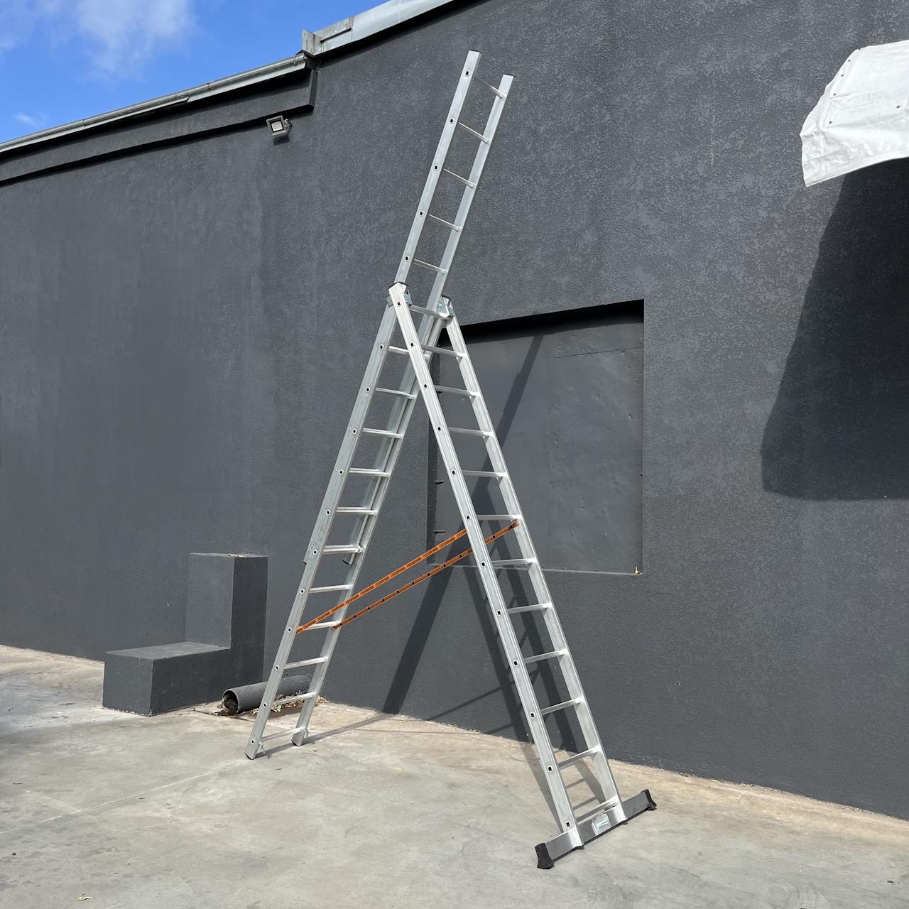 Лестница алюминиевая трехсекционная Техпром Ultra 3х13/9,3 м (10313)