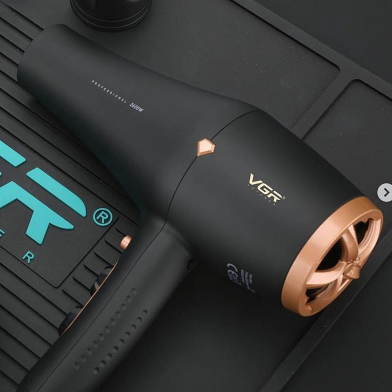 Фен VGR многофункциональный для сушки и укладки волос 3 режима 3 насадки 2600W Черный (9373237936) - фото 6 Фен VGR многофункциональный для сушки и укладки волос 3 режима 3 насадки 2600W Черный (9373237936) - фото 6