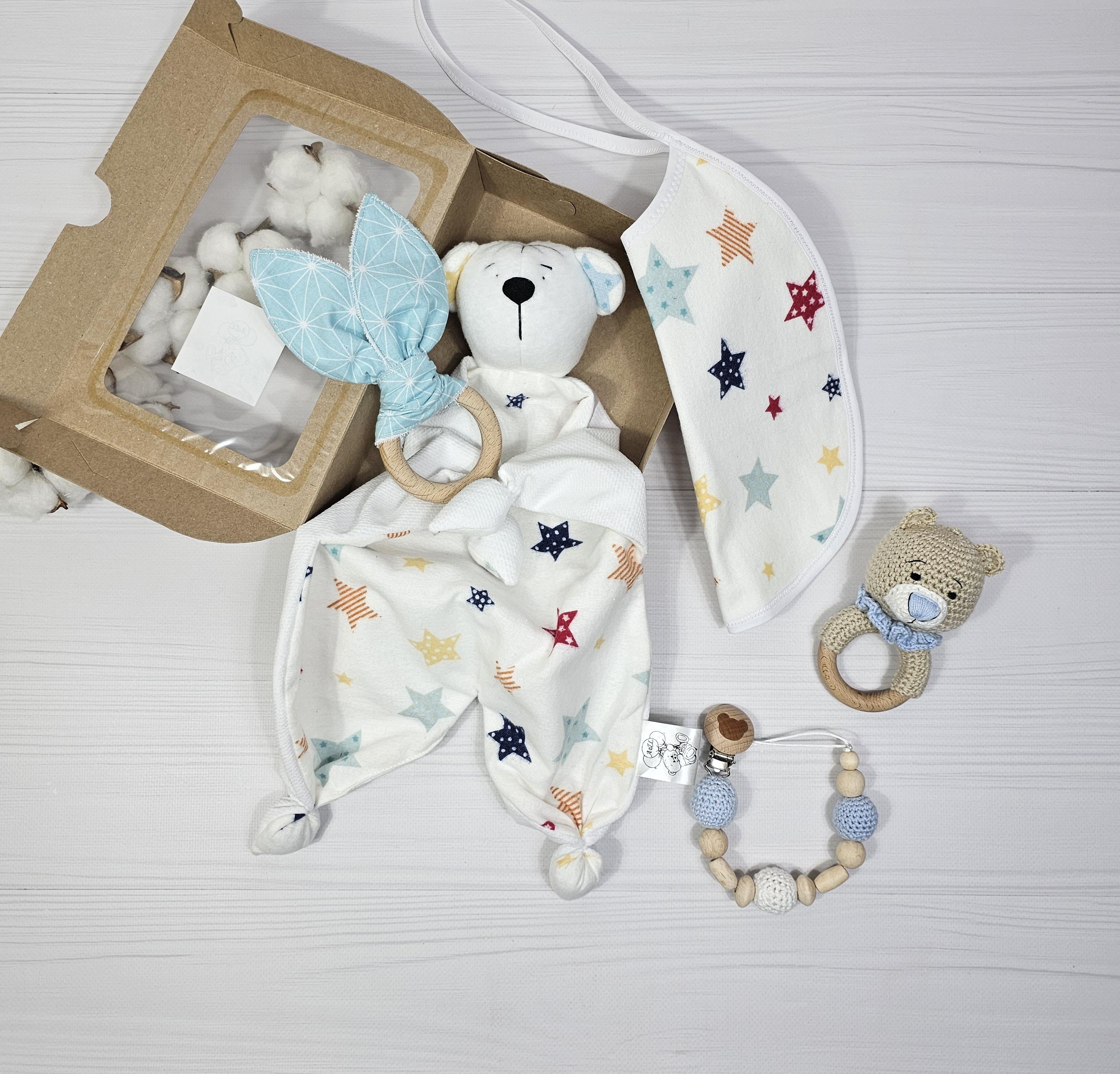 Набор игрушек для малыша a.l.babybox Звездочки цветные комфортер со слюнявчиком 5 шт. (23743572)