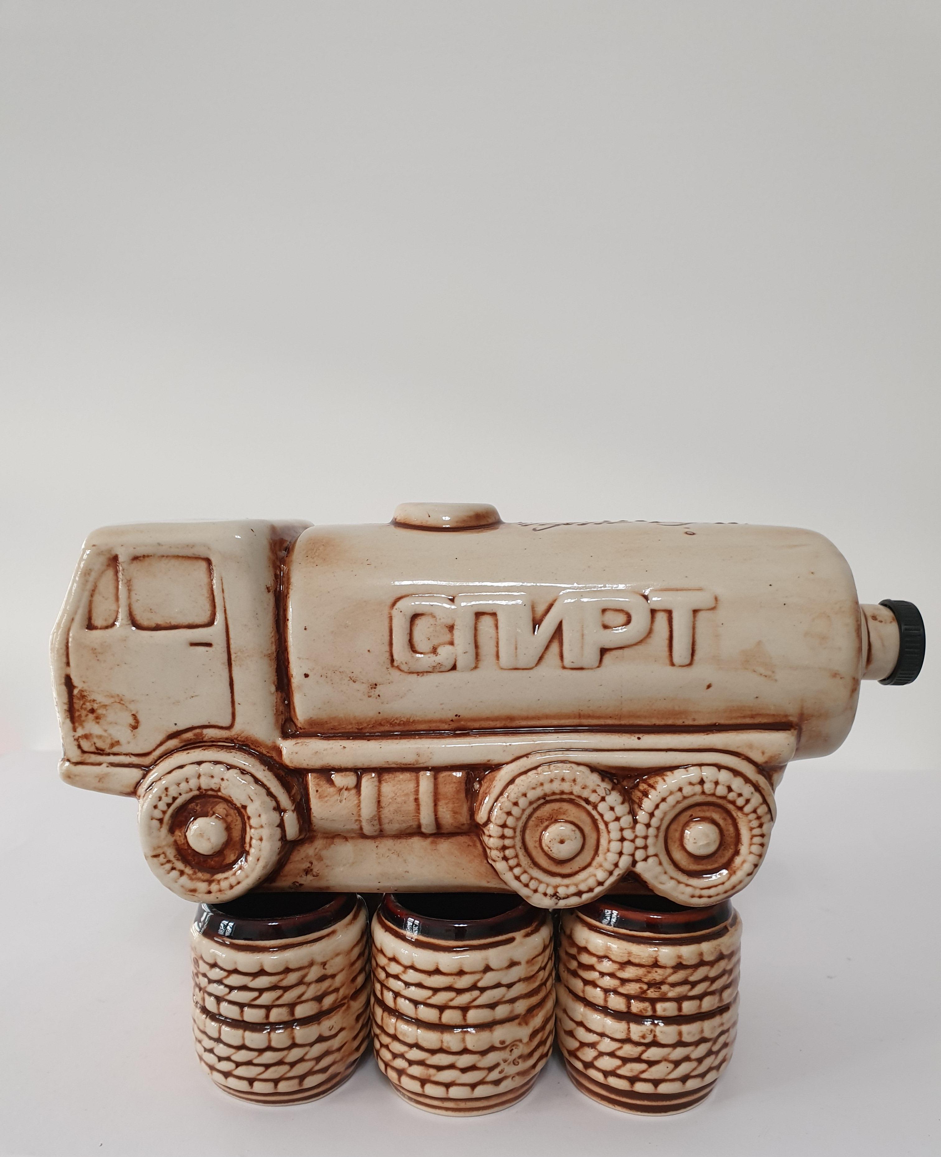 Подарочный набор для алкоголя штоф с рюмками Камаз керамика (3234)