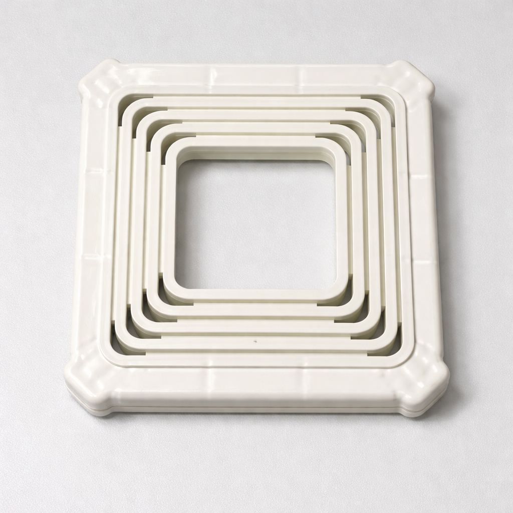 Платформа квадратна універсальна для натяжних стель Ø 50-90 мм Білий (ПКУни_50-90_Б)