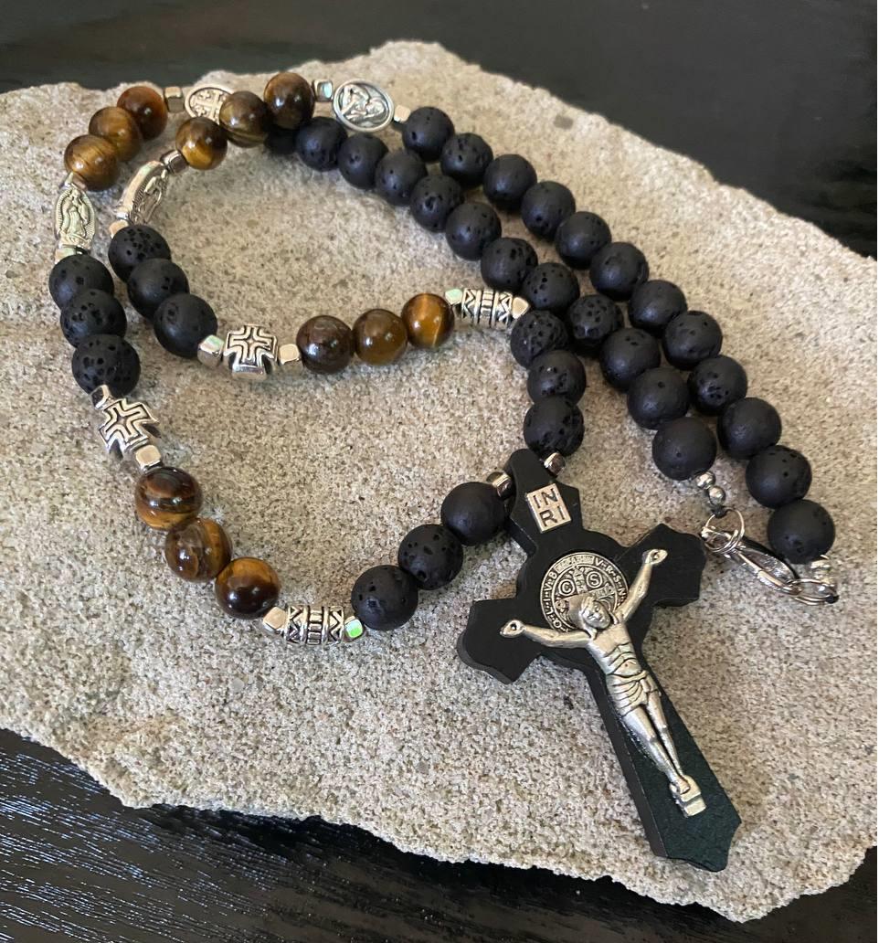 Колье LITAURS ручной работы с натуральными камнями/металлическими вставками и деревянным кулоном (24072)