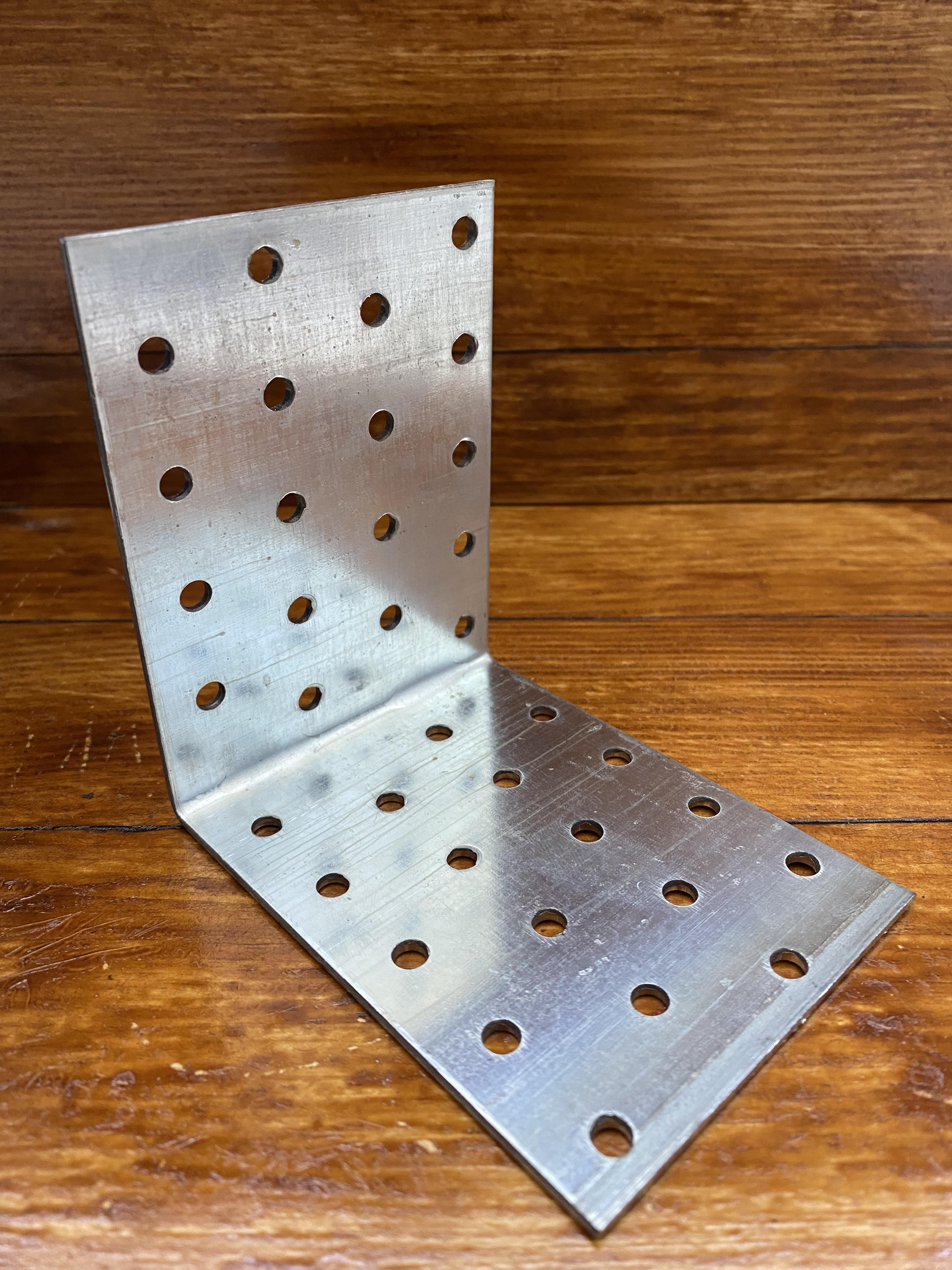 Уголок панельный 100х100х80х2 мм (МВ81)