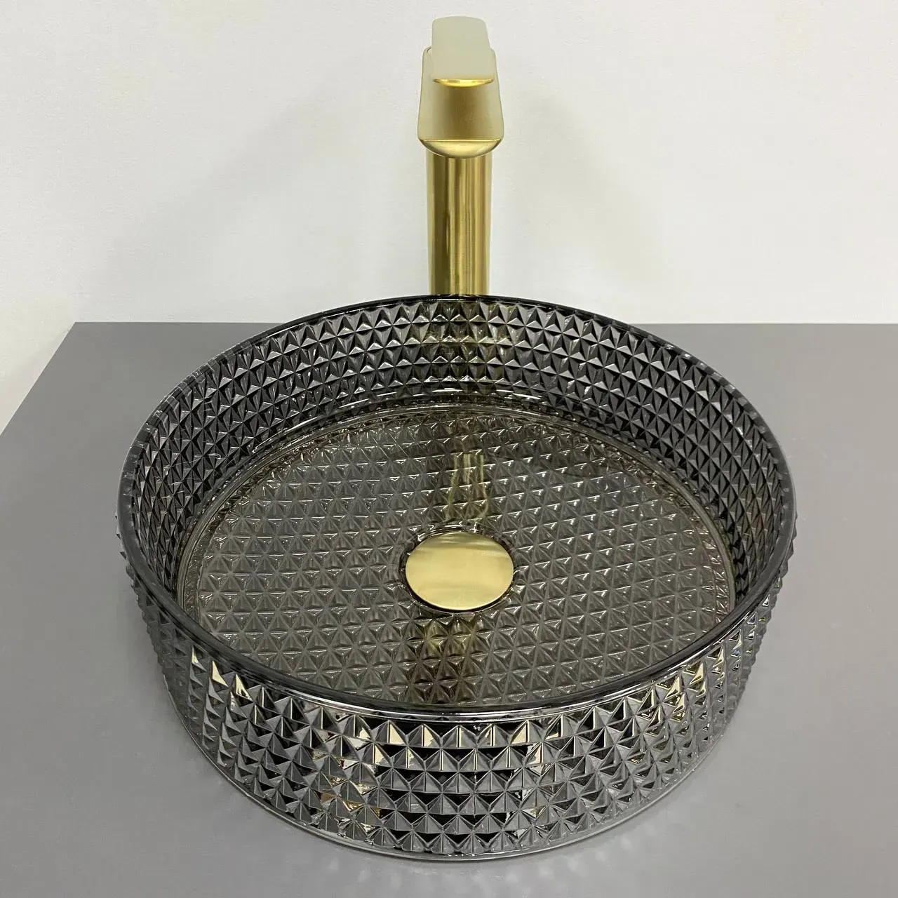 Умывальник накладной VBI SEPINO 350x350 мм Black (VBI-016301) Умывальник накладной VBI SEPINO 350x350 мм Black (VBI-016301)