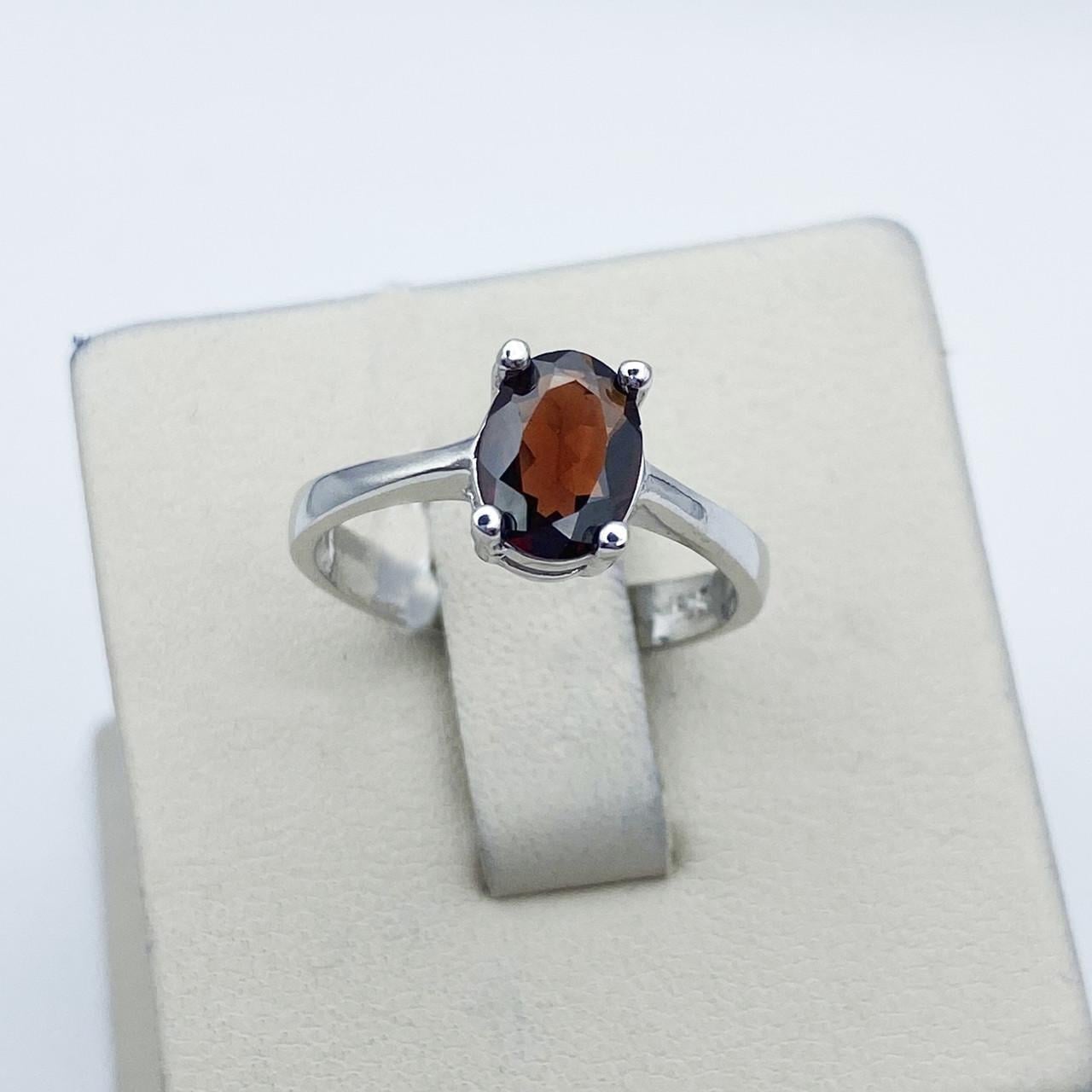 Кольцо серебряное с гранатом р. 18 2,45 г (2252911986) Кольцо серебряное с гранатом р. 18 2,45 г (2252911986)