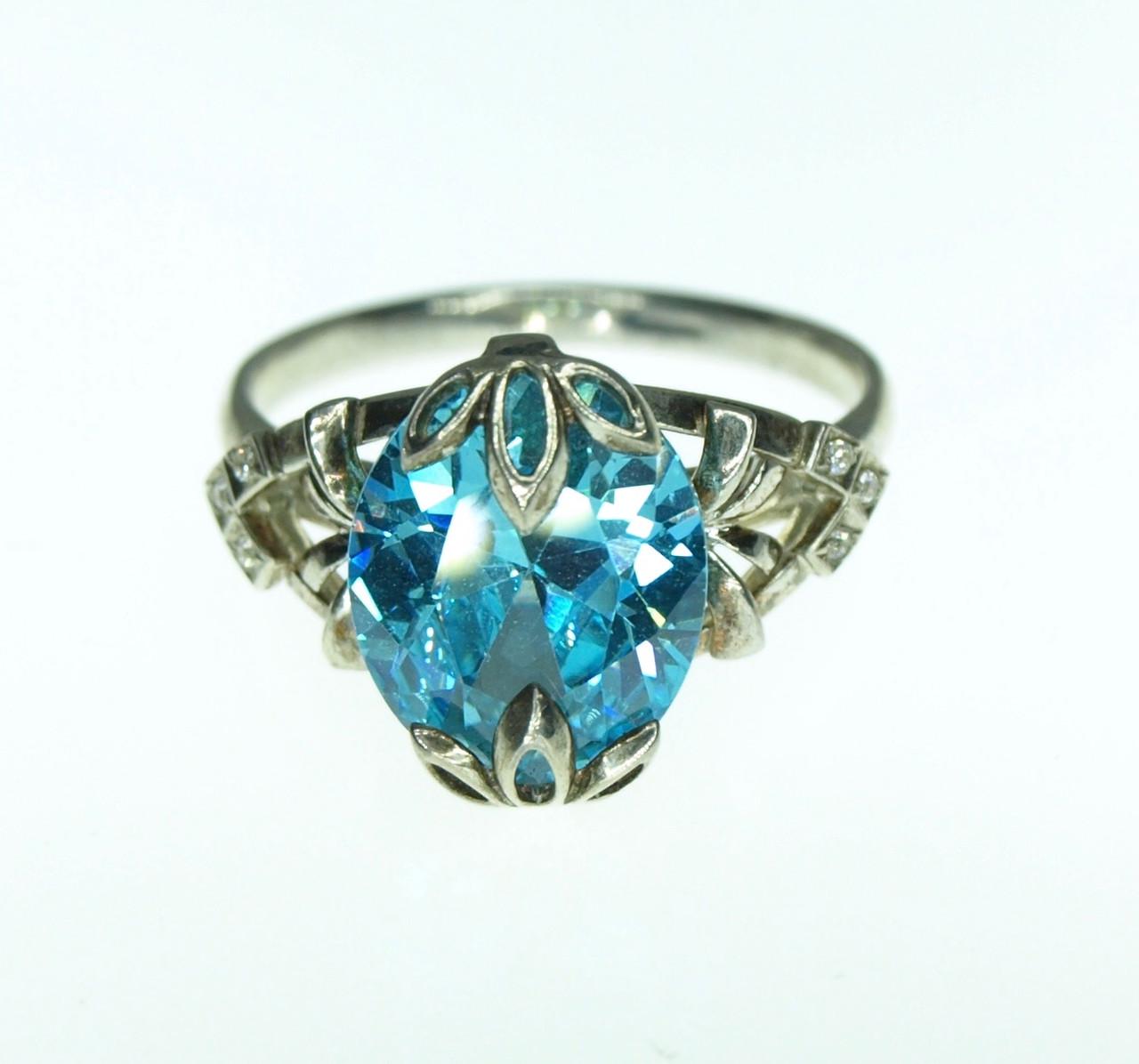 Кольцо из серебра с фианитом р. 18,5 (21 01850411) - фото 2 Кольцо из серебра с фианитом р. 18,5 (21 01850411) - фото 2