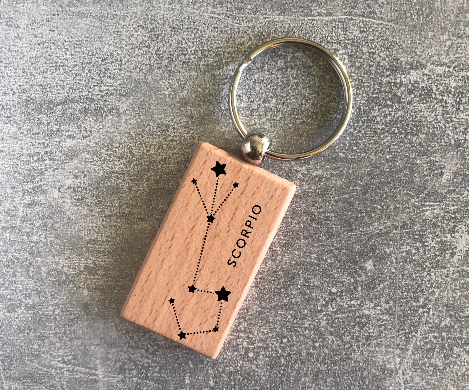 Брелок деревянный с созвездием зодиака "Скорпион" (15010104008)